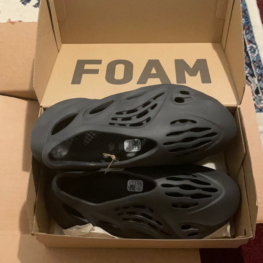 Yeezy foam runners. Black/ onyx, size 9 men’s.
